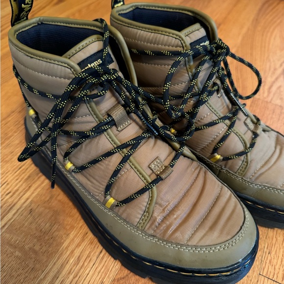 Dr. Martens Shoes - Dr. Martens puffer boot